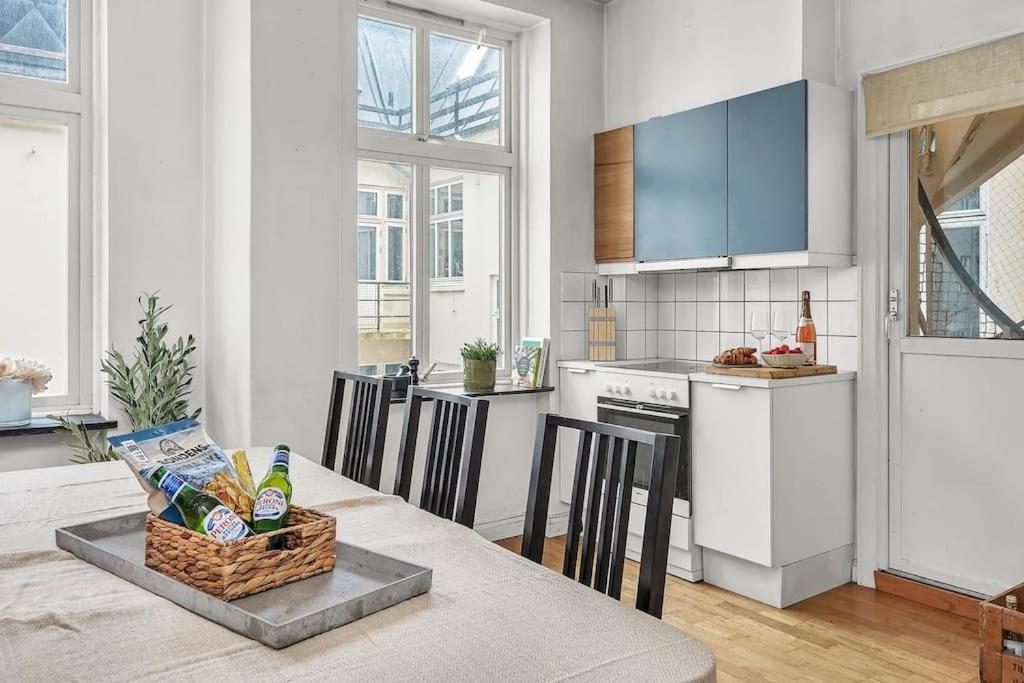 Appartement Kanskje Den Storste Airbnb-leiligheten I Sentrum! *
